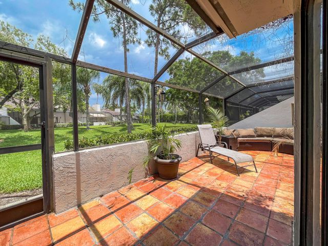 56 Edinburgh Drive, Palm Beach Gardens, FL 33418
