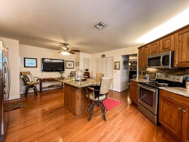 56 Edinburgh Drive, Palm Beach Gardens, FL 33418