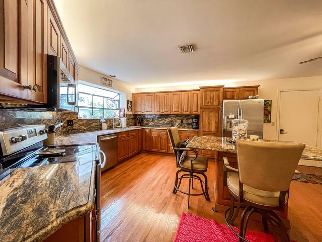 56 Edinburgh Drive, Palm Beach Gardens, FL 33418