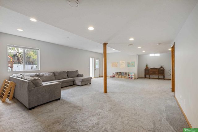 21119 Schofield Drive, Gretna, NE 68028