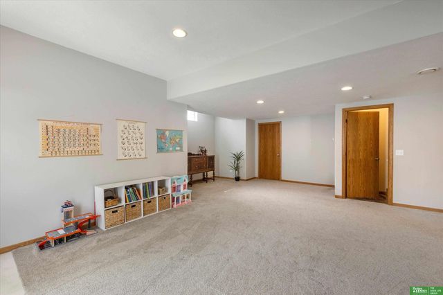 21119 Schofield Drive, Gretna, NE 68028
