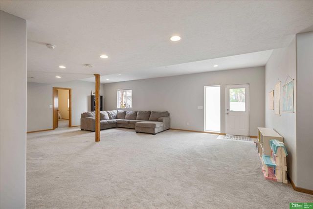 21119 Schofield Drive, Gretna, NE 68028