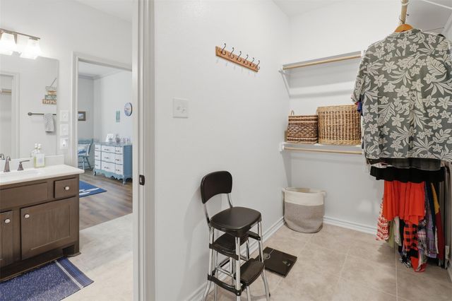 127 Hidden Oaks DR, Kingsland, TX 78639