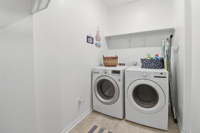 127 Hidden Oaks DR, Kingsland, TX 78639