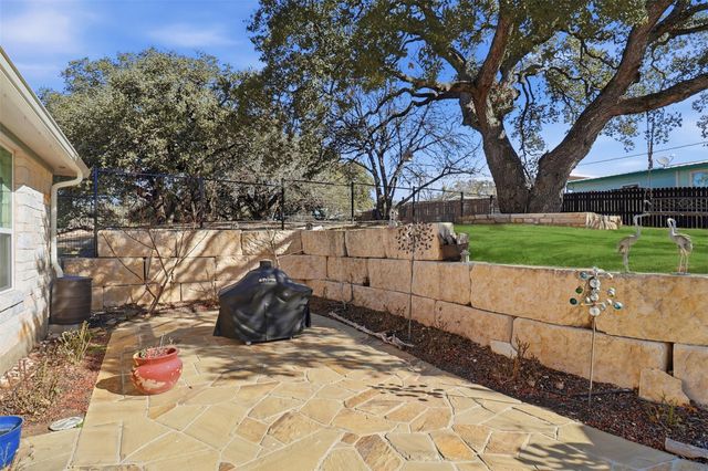 127 Hidden Oaks DR, Kingsland, TX 78639