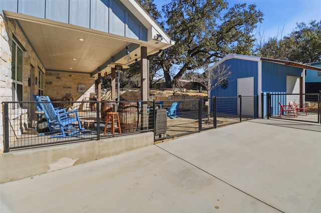 127 Hidden Oaks DR, Kingsland, TX 78639
