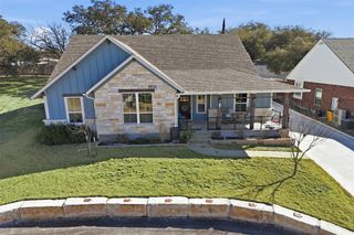 127 Hidden Oaks DR, Kingsland, TX 78639