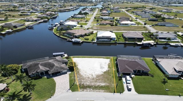 909 NW 36th PL, Cape Coral, FL 33993
