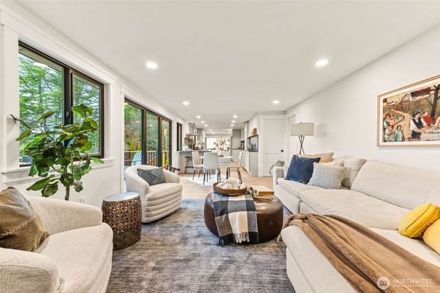 6013 106th Avenue NE, Kirkland, WA 98033