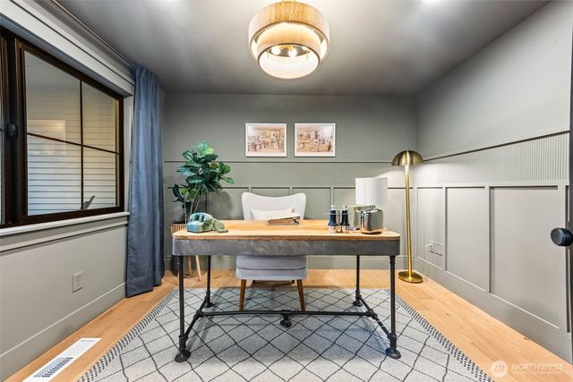 6013 106th Avenue NE, Kirkland, WA 98033