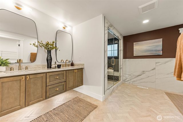 6013 106th Avenue NE, Kirkland, WA 98033