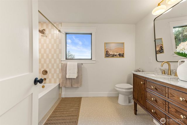 6013 106th Avenue NE, Kirkland, WA 98033