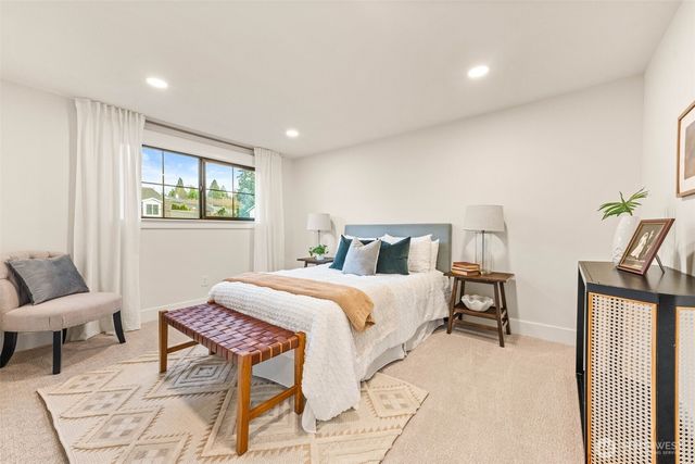 6013 106th Avenue NE, Kirkland, WA 98033