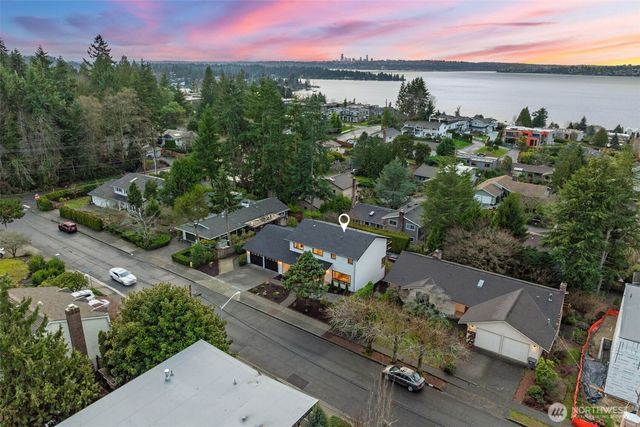 6013 106th Avenue NE, Kirkland, WA 98033