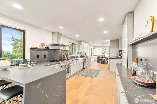 6013 106th Avenue NE, Kirkland, WA 98033