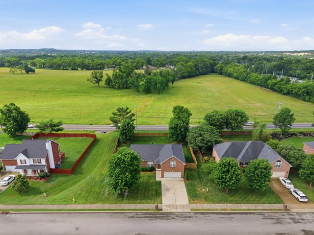 1012 Rutherford Way, Hendersonville, TN 37075