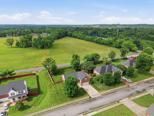 1012 Rutherford Way, Hendersonville, TN 37075