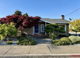 1097 E Oak Street, Fort Bragg, CA 95437