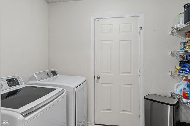 6902 W Stansbury Boulevard, Mccordsville, IN 46055