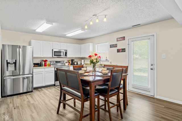 6902 W Stansbury Boulevard, Mccordsville, IN 46055