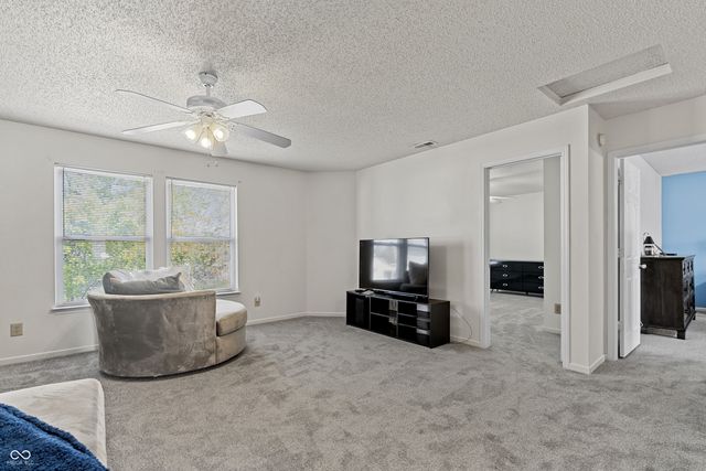 6902 W Stansbury Boulevard, Mccordsville, IN 46055