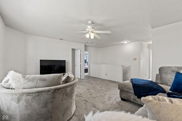 6902 W Stansbury Boulevard, Mccordsville, IN 46055