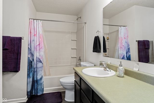 6902 W Stansbury Boulevard, Mccordsville, IN 46055