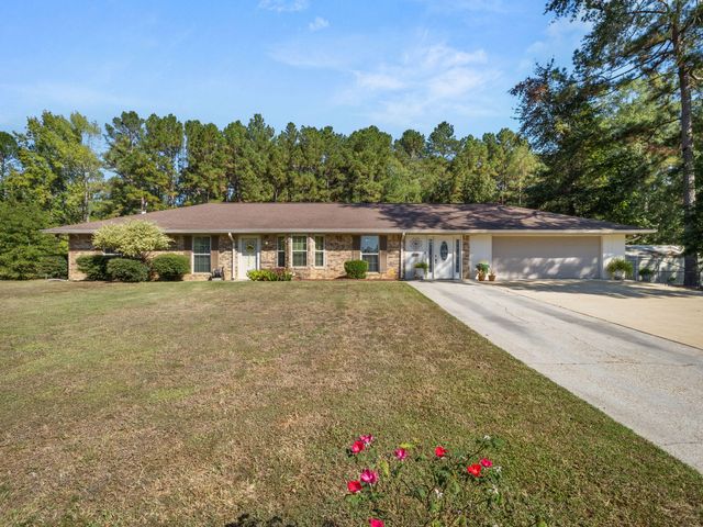 193 Ramona Dr, Leesville, LA 71446