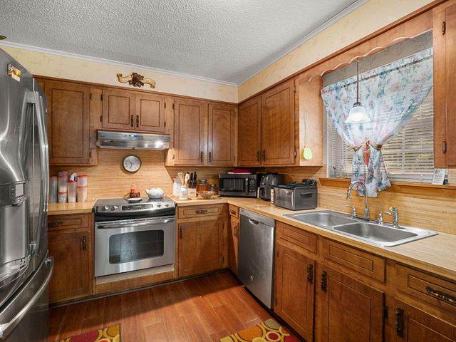 193 Ramona Dr, Leesville, LA 71446