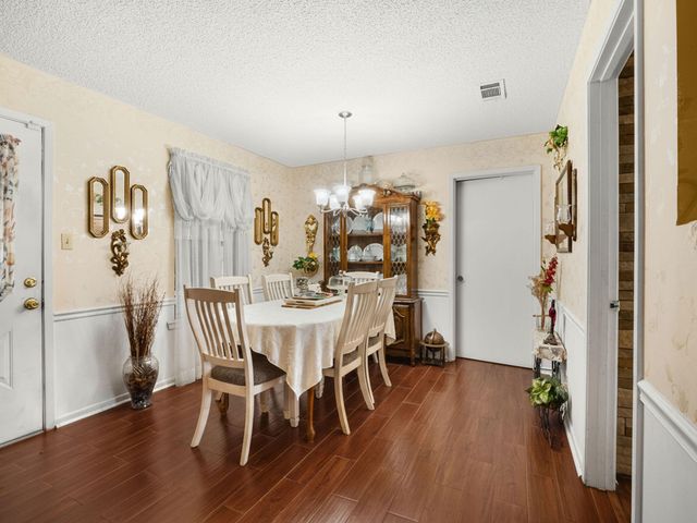 193 Ramona Dr, Leesville, LA 71446