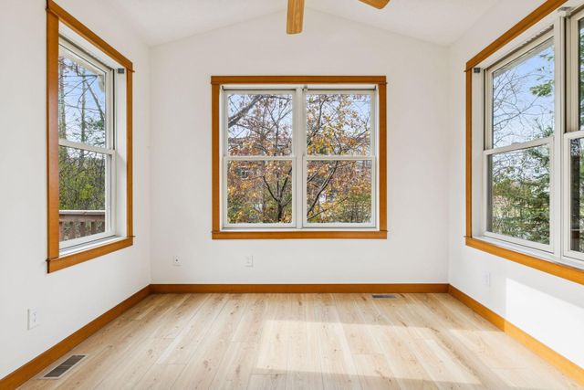 5862 Oakgreen Court N, Stillwater, MN 55082