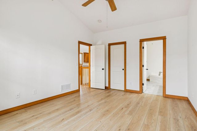 5862 Oakgreen Court N, Stillwater, MN 55082