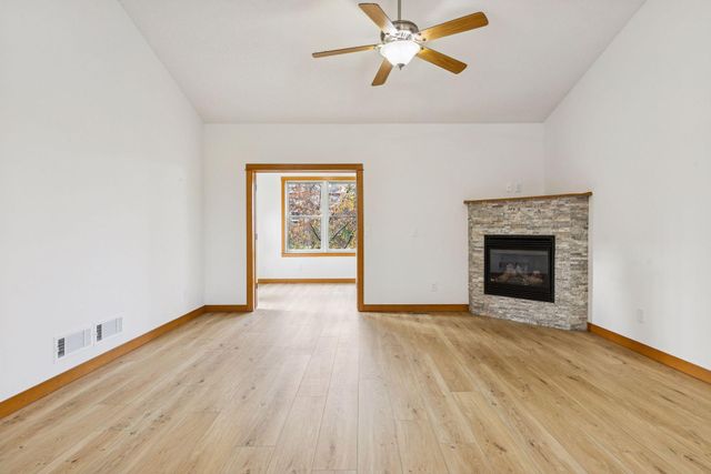 5862 Oakgreen Court N, Stillwater, MN 55082