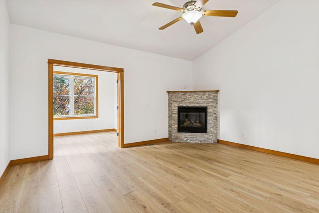 5862 Oakgreen Court N, Stillwater, MN 55082