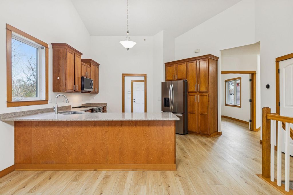 5862 Oakgreen Court N, Stillwater, MN 55082