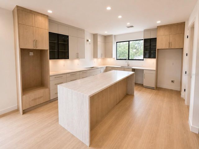 2117 N OLA AVENUE 3, Tampa, FL 33602