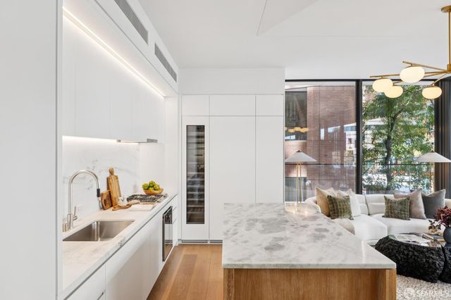1 Steuart Lane 201, San Francisco, CA 94105