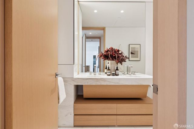 1 Steuart Lane 201, San Francisco, CA 94105