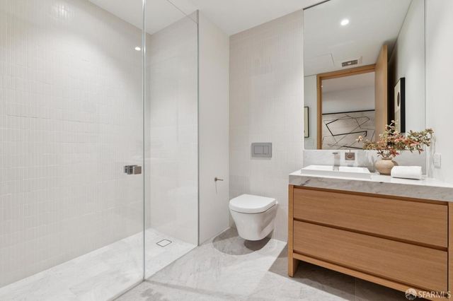 1 Steuart Lane 201, San Francisco, CA 94105