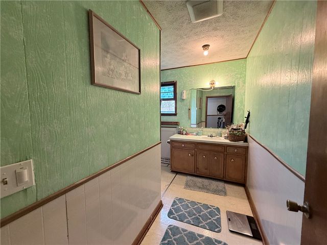 203 Saint George Avenue, Berryville, AR 72616