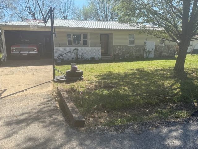 203 Saint George Avenue, Berryville, AR 72616