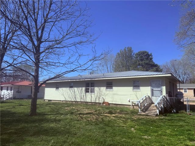 203 Saint George Avenue, Berryville, AR 72616