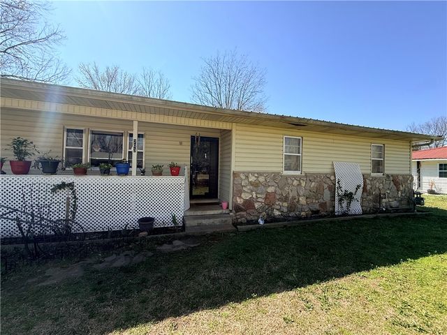 203 Saint George Avenue, Berryville, AR 72616