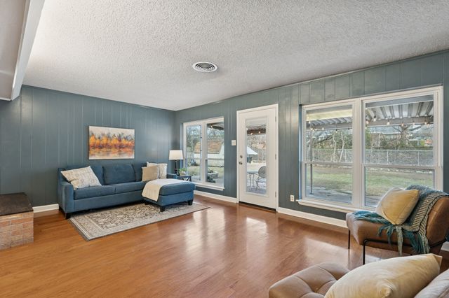 4001 Willow Bend Road, Benbrook, TX 76116