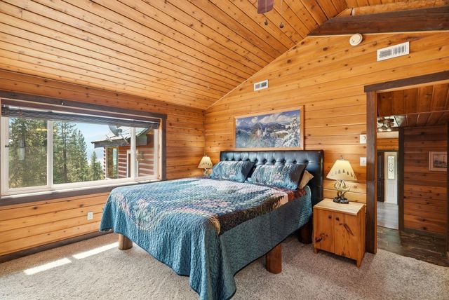 15504 N Osprey Ln, Newman Lake, WA 99025
