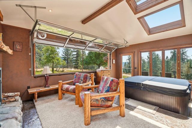 15504 N Osprey Ln, Newman Lake, WA 99025