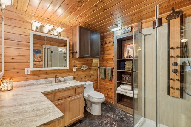 15504 N Osprey Ln, Newman Lake, WA 99025
