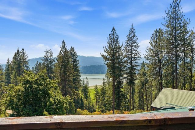 15504 N Osprey Ln, Newman Lake, WA 99025
