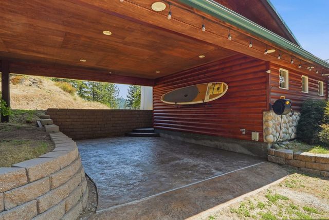 15504 N Osprey Ln, Newman Lake, WA 99025