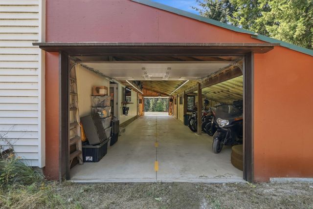 15504 N Osprey Ln, Newman Lake, WA 99025